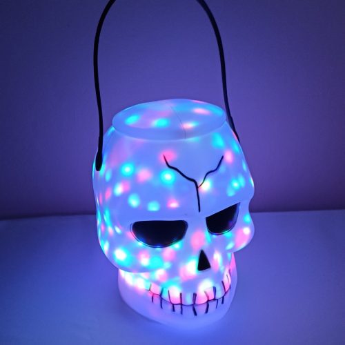 Zenélő - világító halloweeni koponya