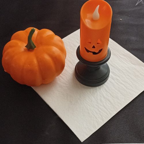 Halloweeni gyertya alakú LED-es világítás