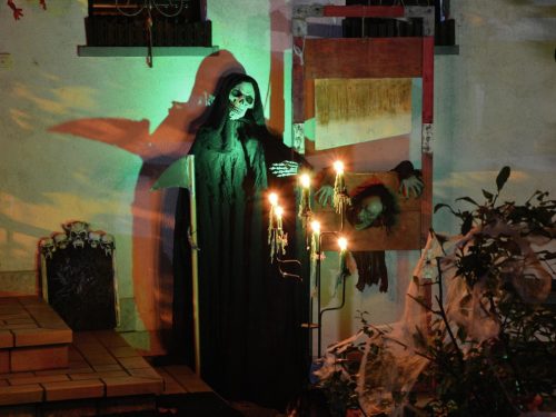 Fél zombi - 140 cm - halloweeni dekoráció