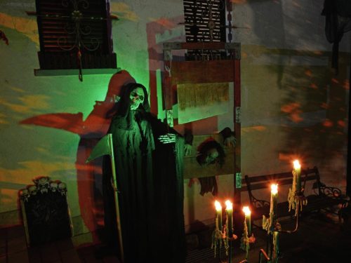 Fél zombi - 140 cm - halloweeni dekoráció