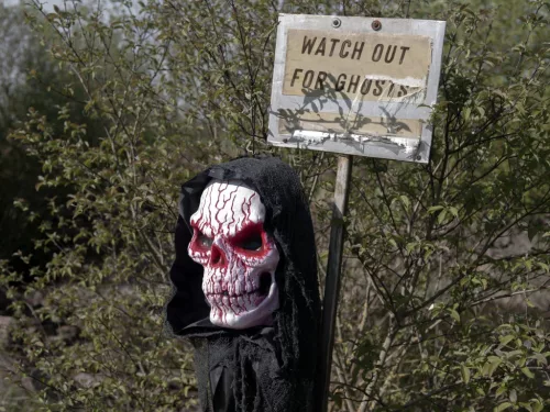 Halloween véres koponya 80cm - világít és hangot ad ki