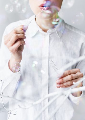 Buborékfújó - fehér szívecskés tetővel - 48 db