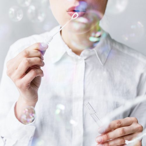 Fehér szívecskés tetejű szappanbuborék fújó