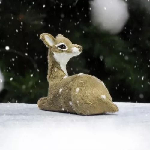 Bambi figura - barna fekvő szarvas figura - 10 cm