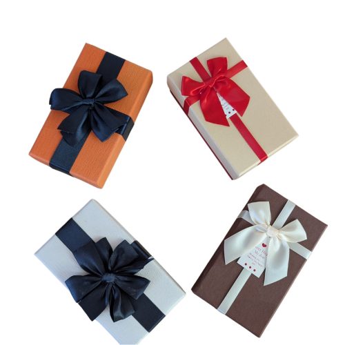 Barna - fehér  díszdoboz  - 15x8,5x5,5 cm