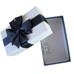 Sötétkék - fehér  díszdoboz  - 15x8,5x5,5 cm