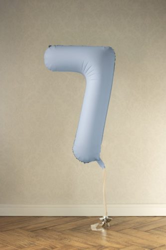 ''7'' számú fóliás léggömb, 86cm, ködkék