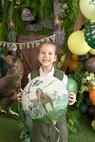 Jurassic World jurafa fólia lufi, kör alakú, 35x35 cm, vegyes színek