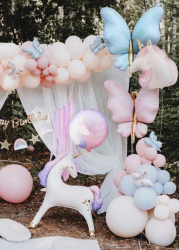 Unikornis fólia lufi krém-rózsaszín arany részletekkel, 52x61 cm