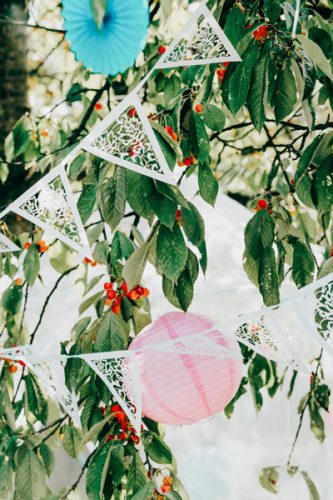 Papírfüzér, gyöngyházfehér, 19,5 x 3 m