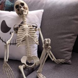 83 cm-es csontváz dekoráció halloweenre