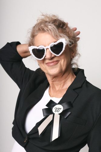 Rozetta 50. születésnapra, krém-fekete, 11x17 cm