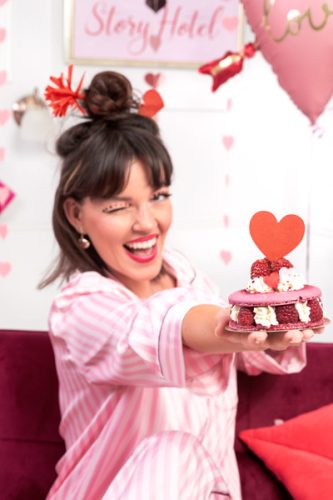 Cupcake feltét Szívek, piros, 11 cm (1 db / 6 db.)