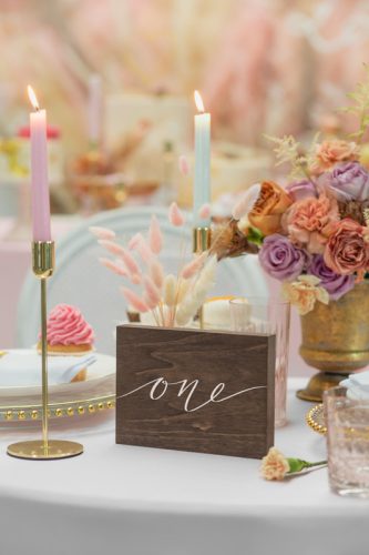 Fa asztalszám, ''Egy'', 2x18x12,5 cm