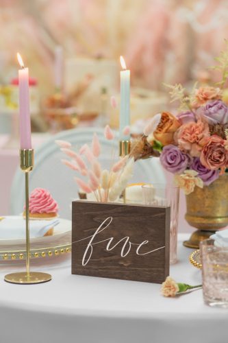 Fa asztalszám, ''Öt'', 2x18x12,5 cm