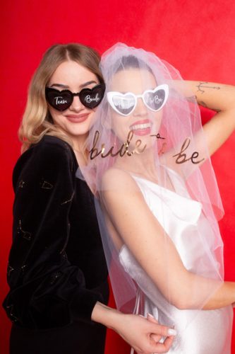 Szív alakú fekete Team Bride napszemüveg