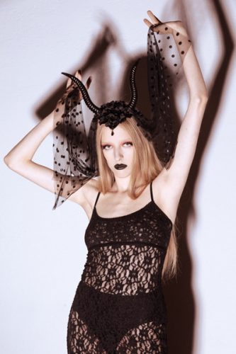 Devil Horns tüll fejpánt, 30x76 cm, fekete