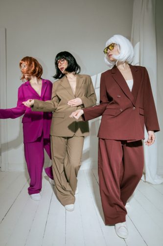 Kleopátra paróka, fekete