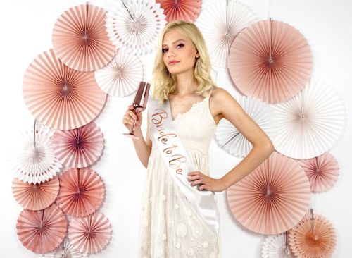 Bride to be rosegold felirattal fehér lánybúcsús vállszalag