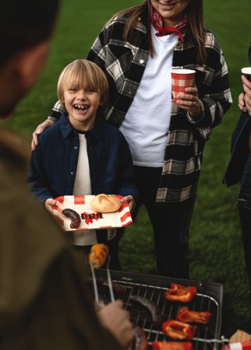 BBQ mintás papírtányérok, 26x26 cm, 6 darabos csomag