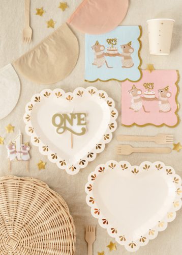 Szív alakú papír tányérok krém-arany, 26x24,5 cm, 6 db