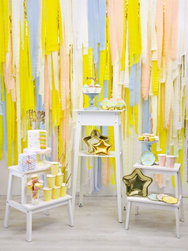 Papírtányérok csillag, arany, 23cm (1 db / 6 db.)