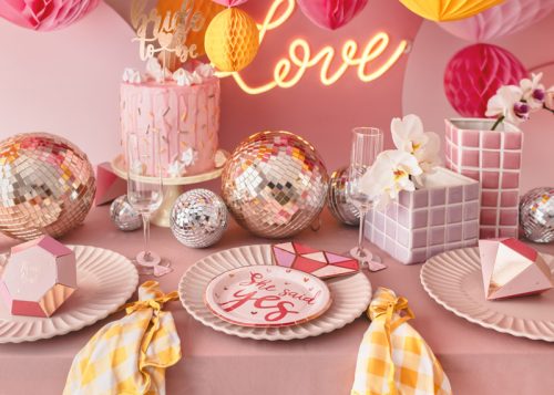 Papírtányérok Gyűrűs, mix, 18x25,5 cm (1 pkt / 6 db.)