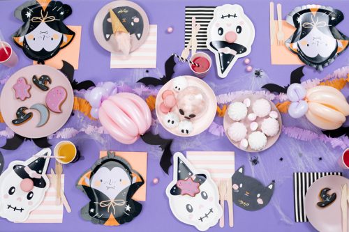 Papírtányérok Drakula, 23x25 cm, mix (1 pkt / 6 db.)