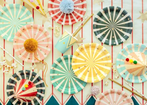 Circus Stripes tányérok, 18x18 cm, mix (1 pkt / 6 db.)