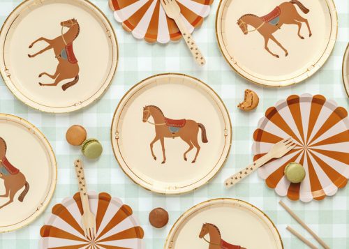 Plates Horse, mix, 23 cm (1 pkt / 6 pc.)
