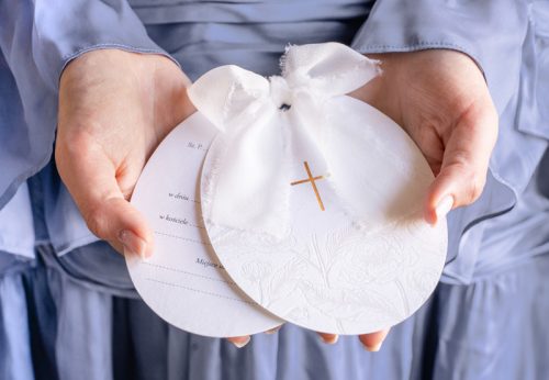 Elsőáldozási meghívók kereszttel, ágakkal és virágokkal, fehér (1 pkt / 10 db.)