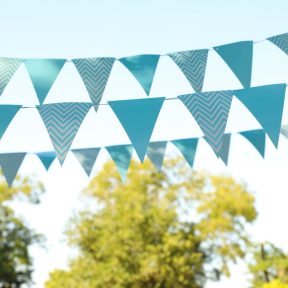 Függő dekorációk, lampionok, füzérek, party függönyök